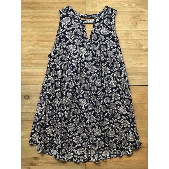 Umgee Dresses & Skirts - *SALE 3/$15* Umgee Floral Trapeze Swing Dress